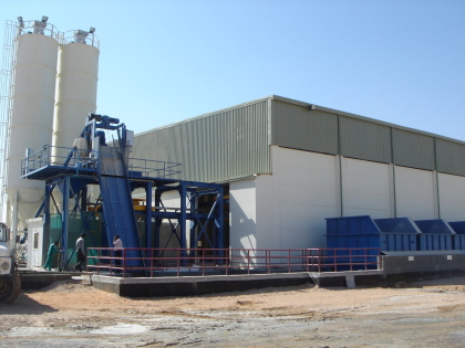 Wiggert plant at pallet circulation factory of Nael Cement Products, Al Ain